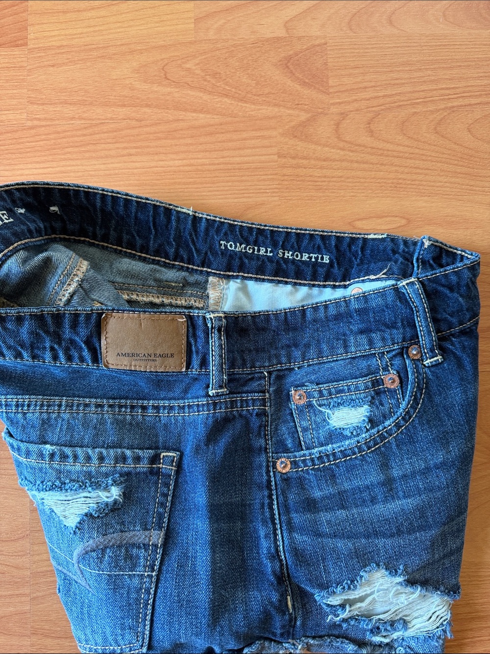 American Eagle Women’s Tomgirl Shortie Jean Shorts Size 4 - Picture 5 of 6